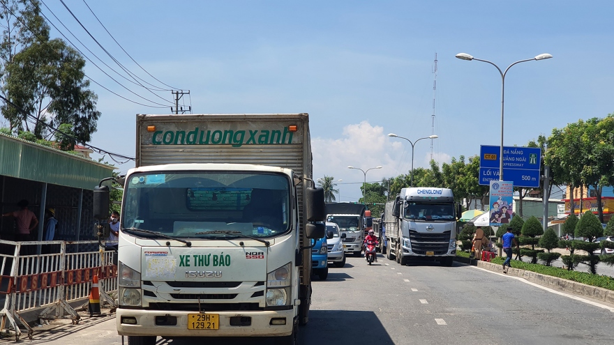 Xe tải ra vào thành phố Đà Nẵng: “Trên nói một đường, dưới làm một nẻo”